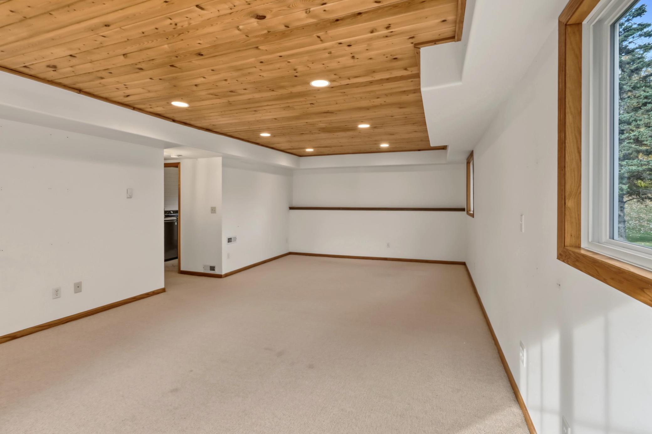 1978 single family home for sale at 21240 Brookridge Lane in Detroit Lakes, MN — 4 bed, 2 bath (photo 22 of 35)