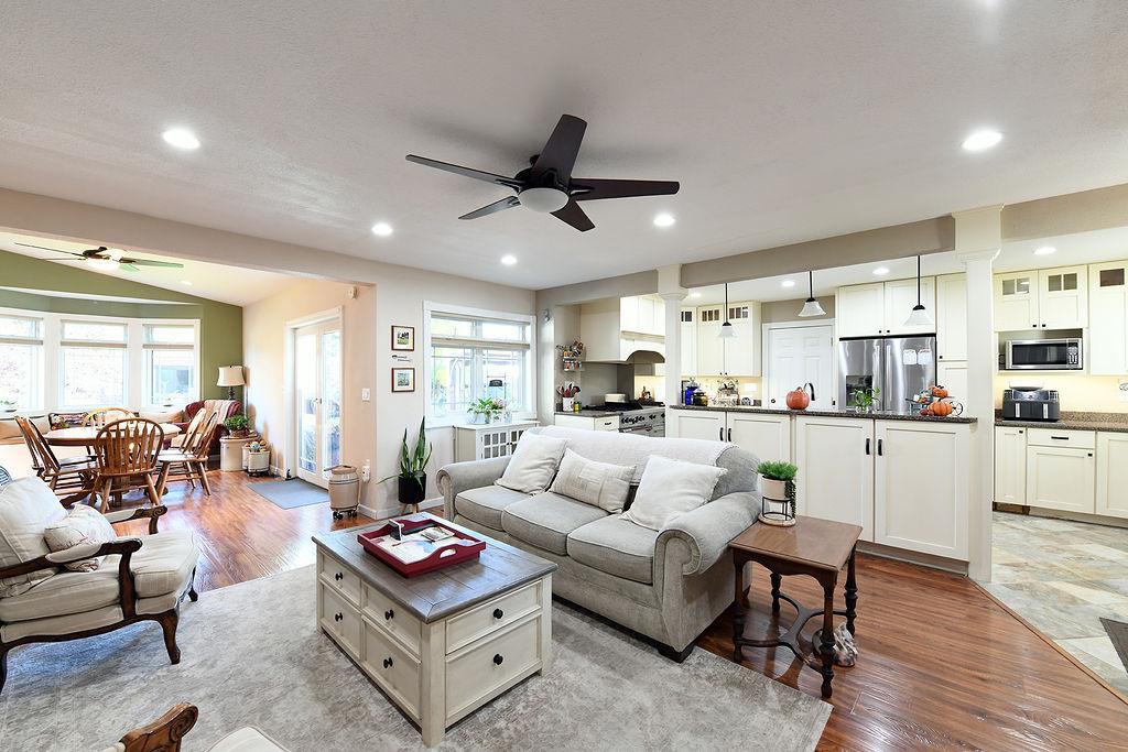 1978 single family home for sale at 2213 26 1/2 Avenue S in Fargo, ND — 4 bed, 2 bath (photo 14 of 40)