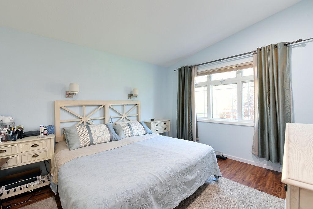 1978 single family home for sale at 2213 26 1/2 Avenue S in Fargo, ND — 4 bed, 2 bath (photo 17 of 40)