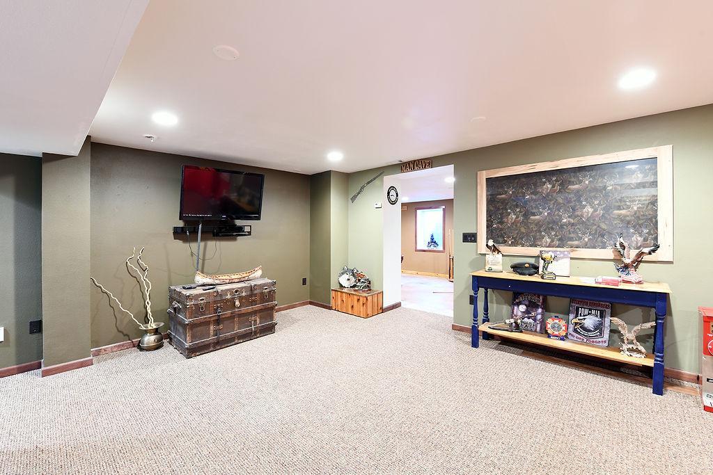 1978 single family home for sale at 2213 26 1/2 Avenue S in Fargo, ND — 4 bed, 2 bath (photo 26 of 40)