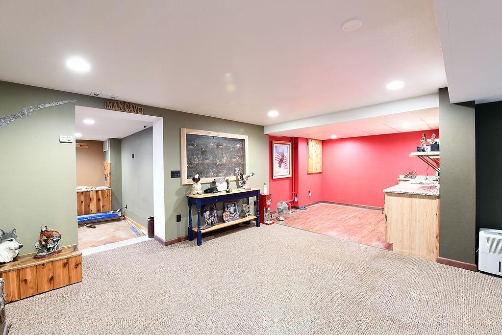 1978 single family home for sale at 2213 26 1/2 Avenue S in Fargo, ND — 4 bed, 2 bath (photo 28 of 40)