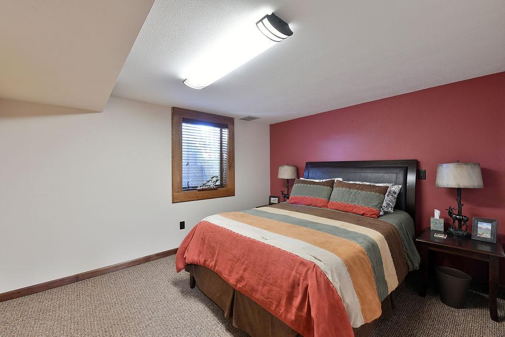 1978 single family home for sale at 2213 26 1/2 Avenue S in Fargo, ND — 4 bed, 2 bath (photo 31 of 40)