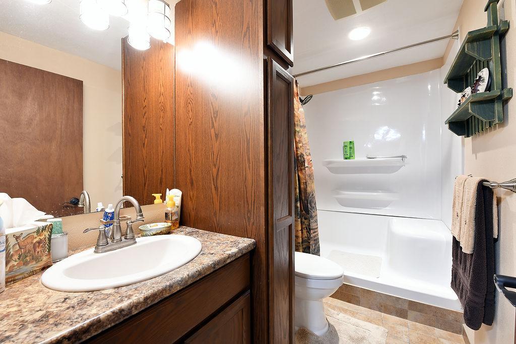 1978 single family home for sale at 2213 26 1/2 Avenue S in Fargo, ND — 4 bed, 2 bath (photo 32 of 40)