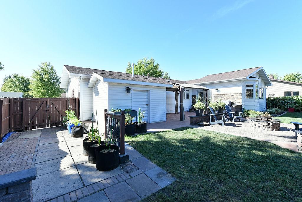 1978 single family home for sale at 2213 26 1/2 Avenue S in Fargo, ND — 4 bed, 2 bath (photo 38 of 40)