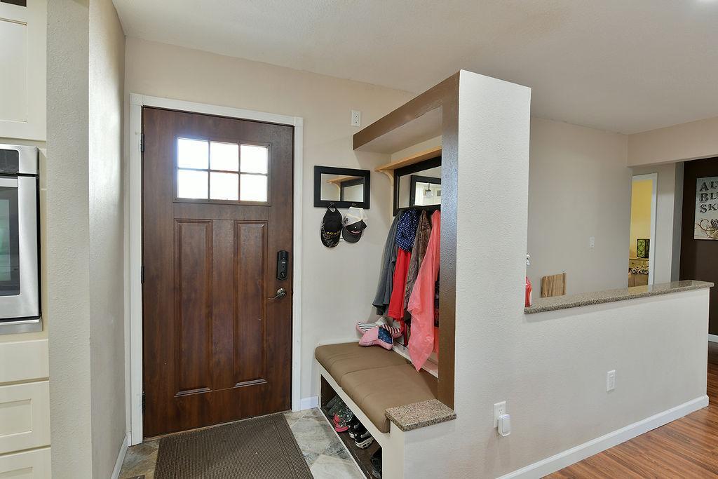 1978 single family home for sale at 2213 26 1/2 Avenue S in Fargo, ND — 4 bed, 2 bath (photo 6 of 40)
