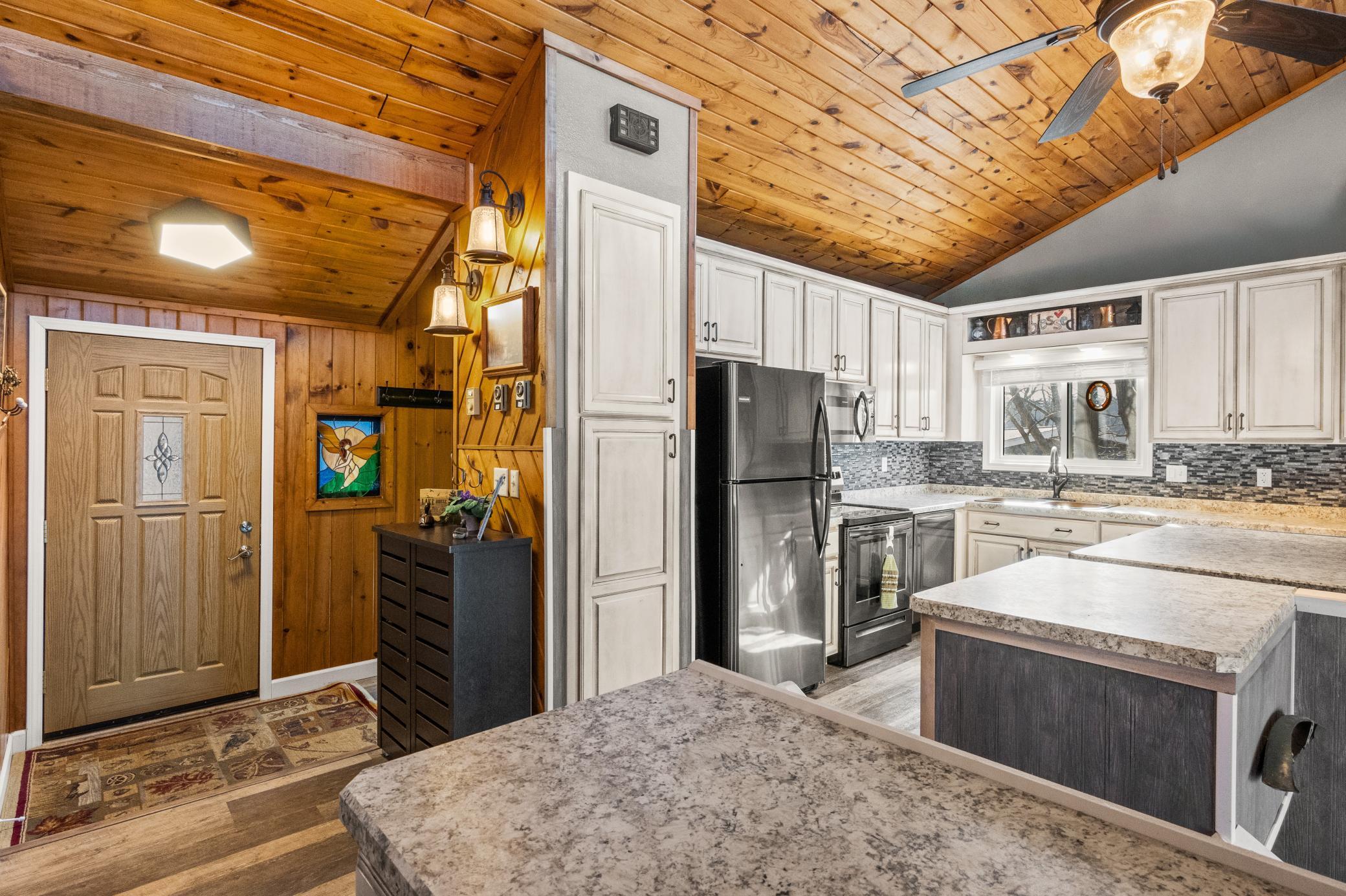 1977 single family home for sale at 13174 Maple Island Drive SE in Glenwood, MN — 3 bed, 2 bath (photo 15 of 57)