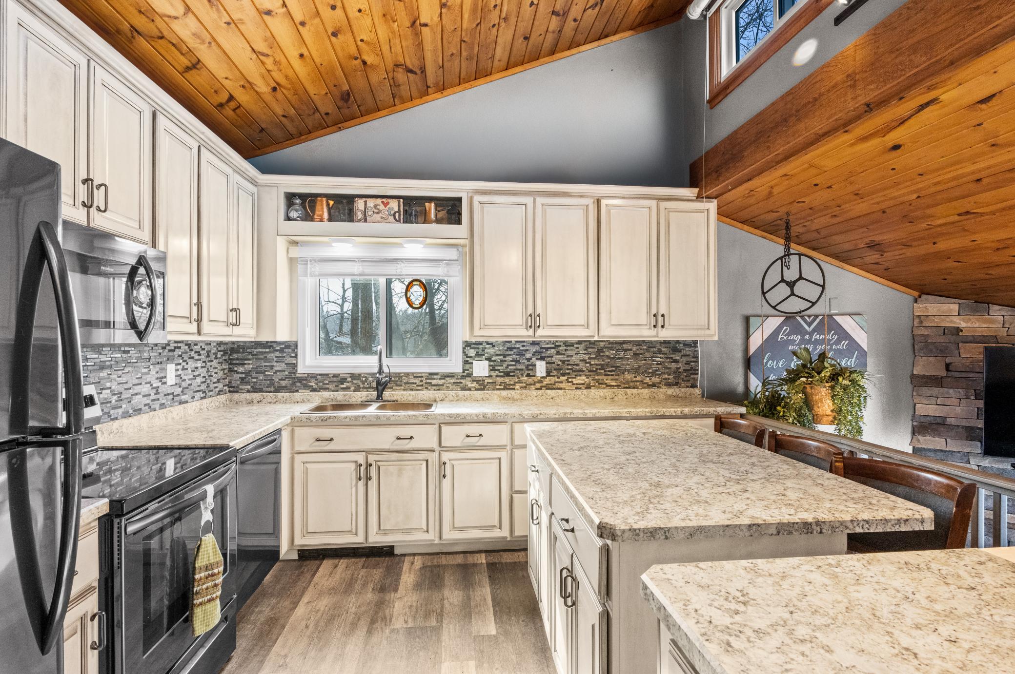1977 single family home for sale at 13174 Maple Island Drive SE in Glenwood, MN — 3 bed, 2 bath (photo 16 of 57)
