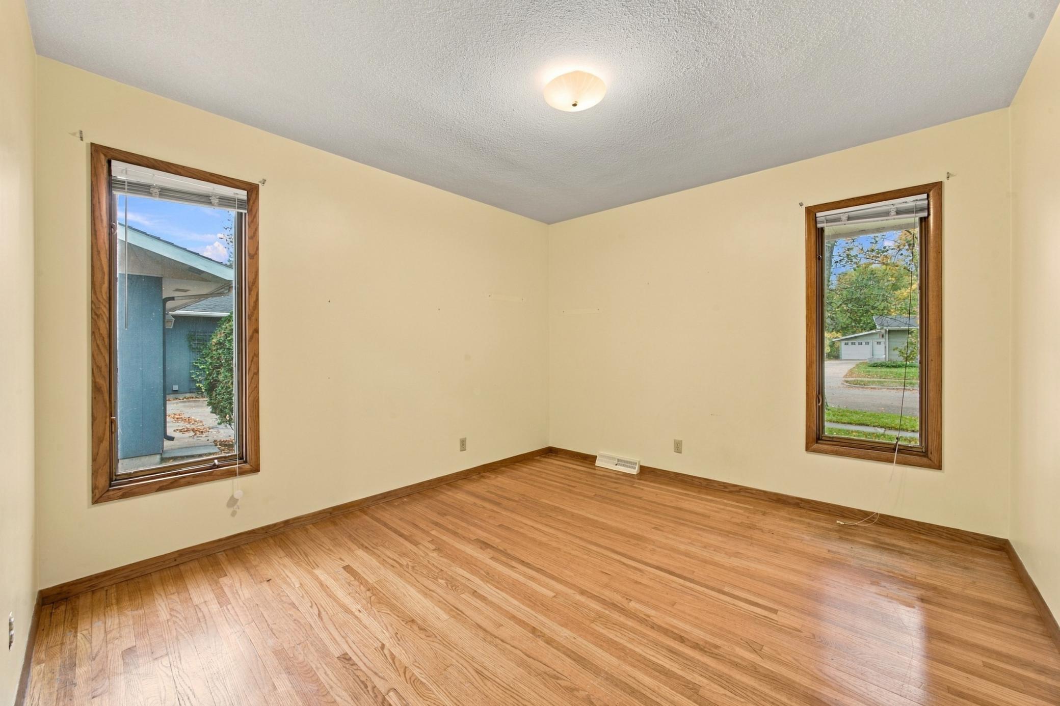 1963 single family home for sale at 1410 22nd Avenue S in Moorhead, MN — 3 bed, 3 bath (photo 16 of 35)