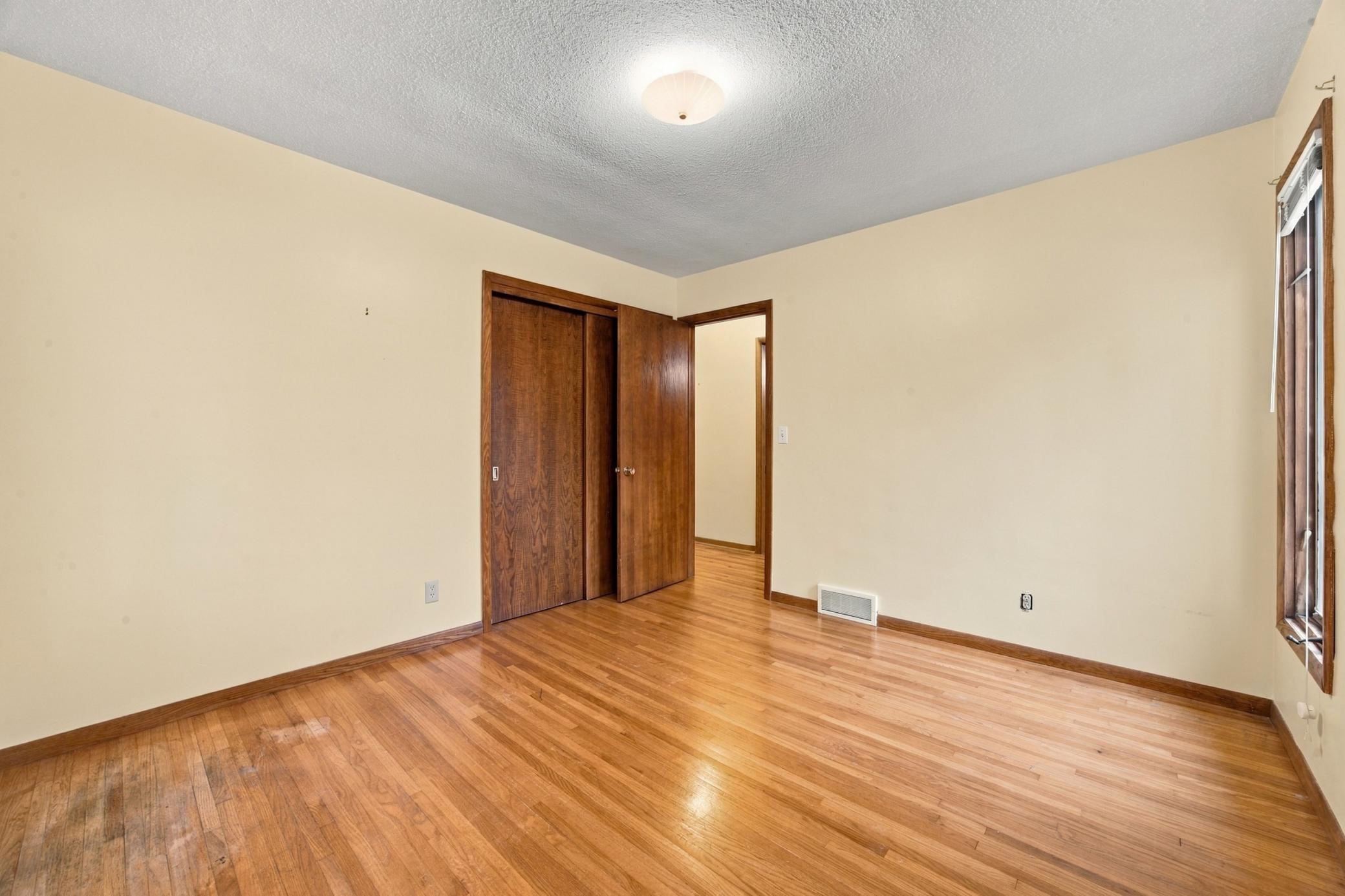 1963 single family home for sale at 1410 22nd Avenue S in Moorhead, MN — 3 bed, 3 bath (photo 17 of 35)