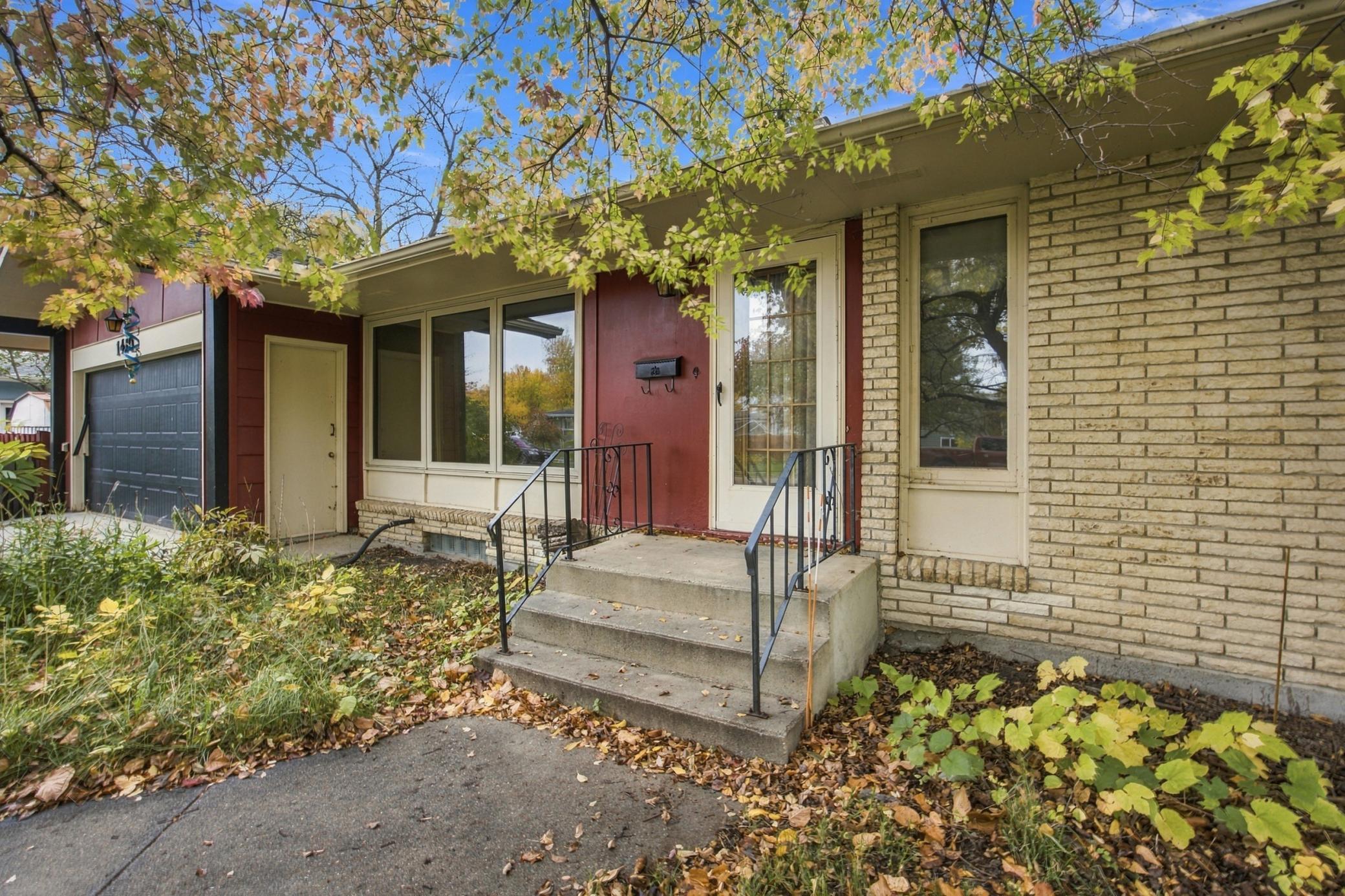 1963 single family home for sale at 1410 22nd Avenue S in Moorhead, MN — 3 bed, 3 bath (photo 3 of 35)