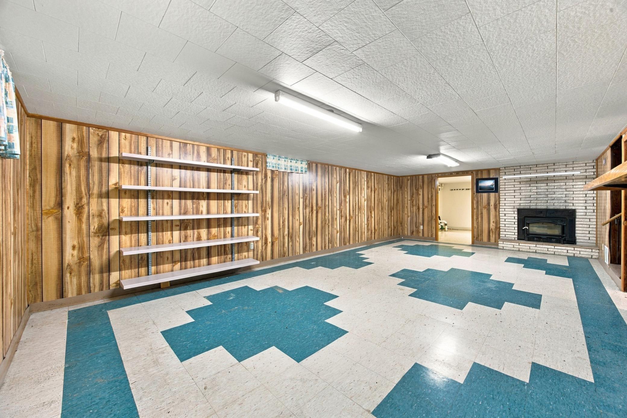 1963 single family home for sale at 1410 22nd Avenue S in Moorhead, MN — 3 bed, 3 bath (photo 22 of 35)