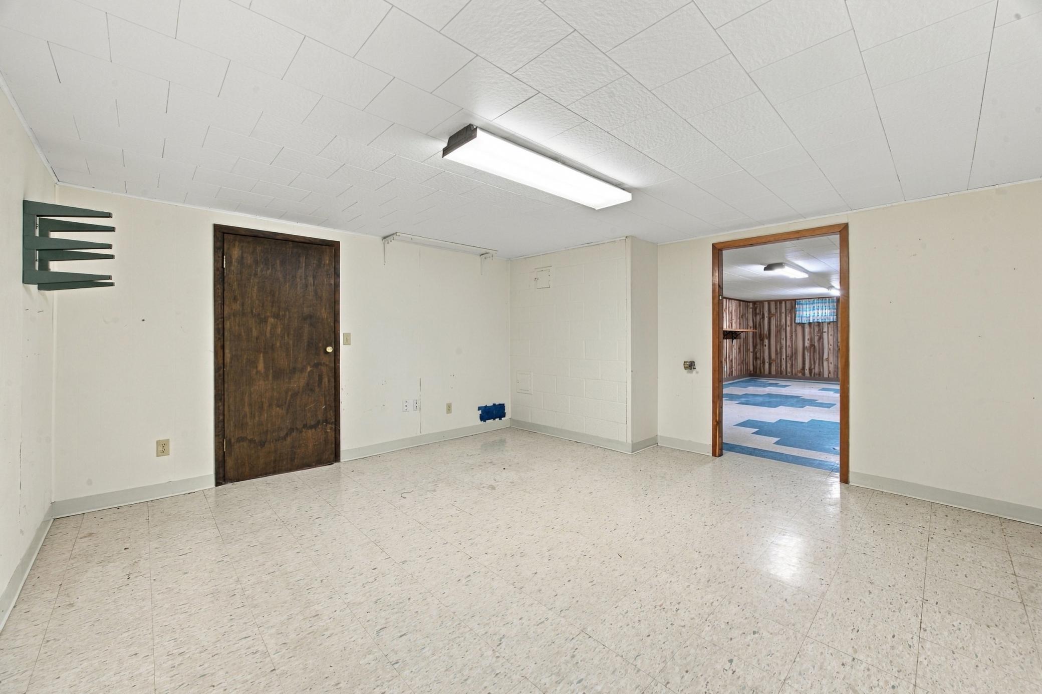 1963 single family home for sale at 1410 22nd Avenue S in Moorhead, MN — 3 bed, 3 bath (photo 23 of 35)