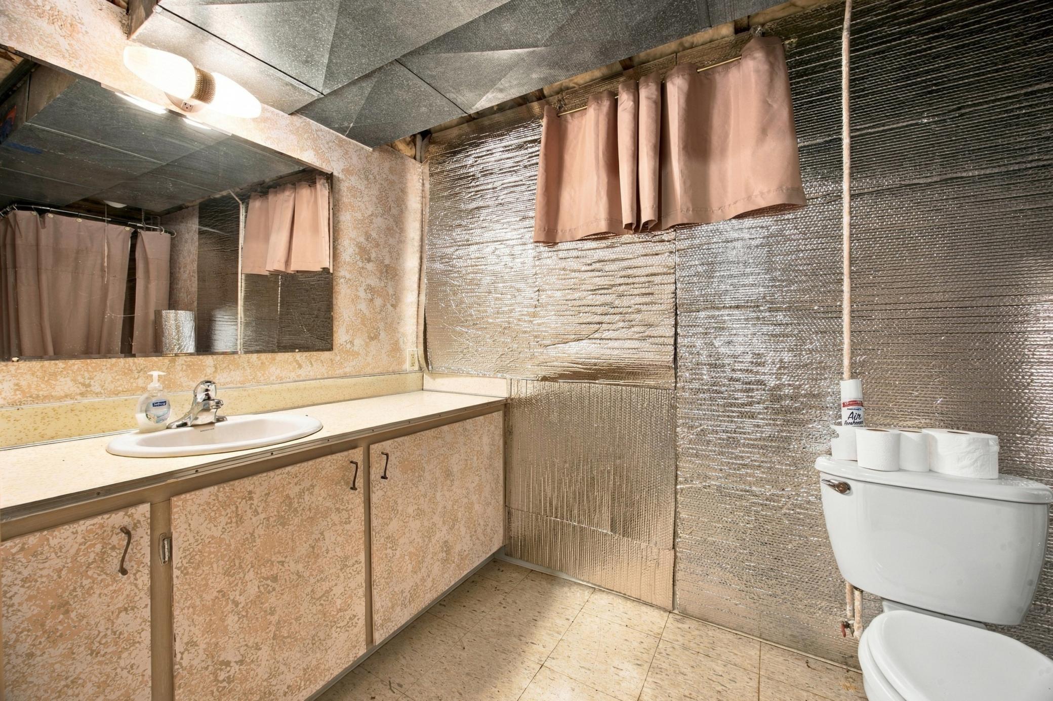 1963 single family home for sale at 1410 22nd Avenue S in Moorhead, MN — 3 bed, 3 bath (photo 25 of 35)