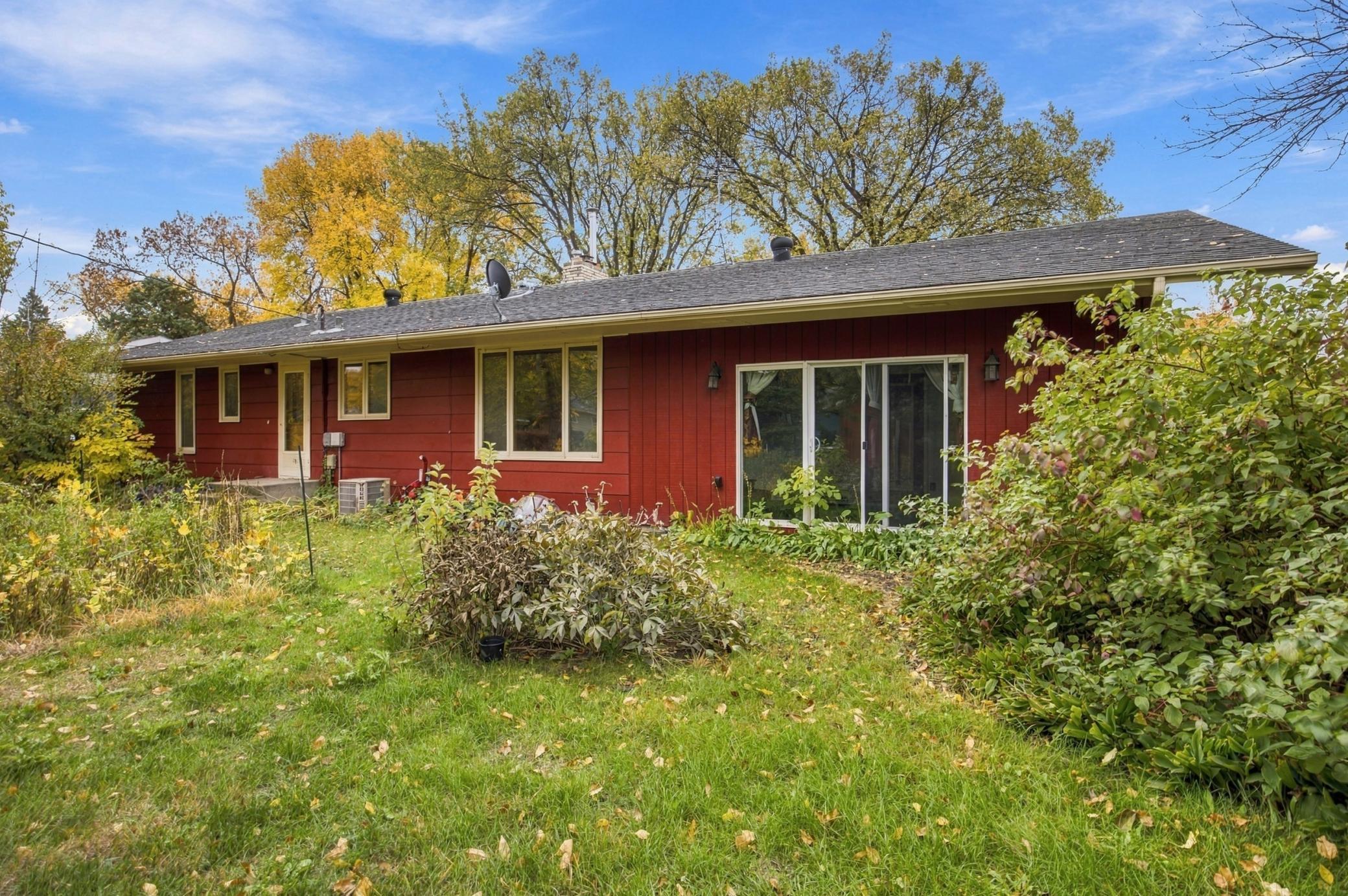 1963 single family home for sale at 1410 22nd Avenue S in Moorhead, MN — 3 bed, 3 bath (photo 27 of 35)