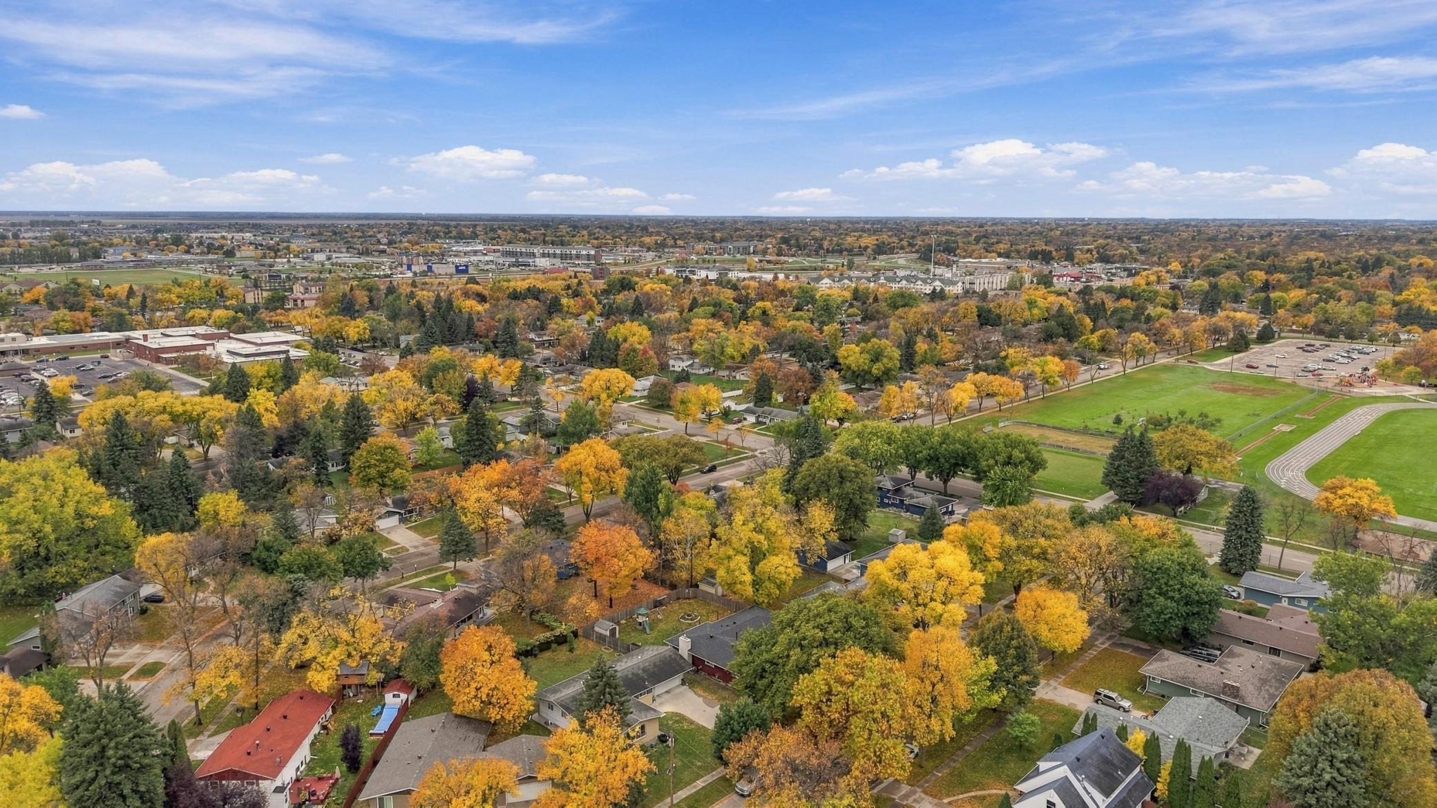1963 single family home for sale at 1410 22nd Avenue S in Moorhead, MN — 3 bed, 3 bath (photo 31 of 35)
