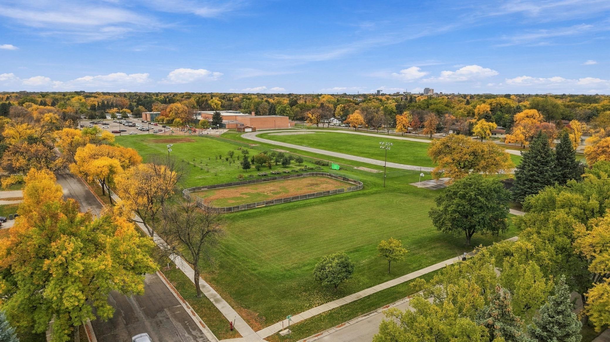 1963 single family home for sale at 1410 22nd Avenue S in Moorhead, MN — 3 bed, 3 bath (photo 32 of 35)
