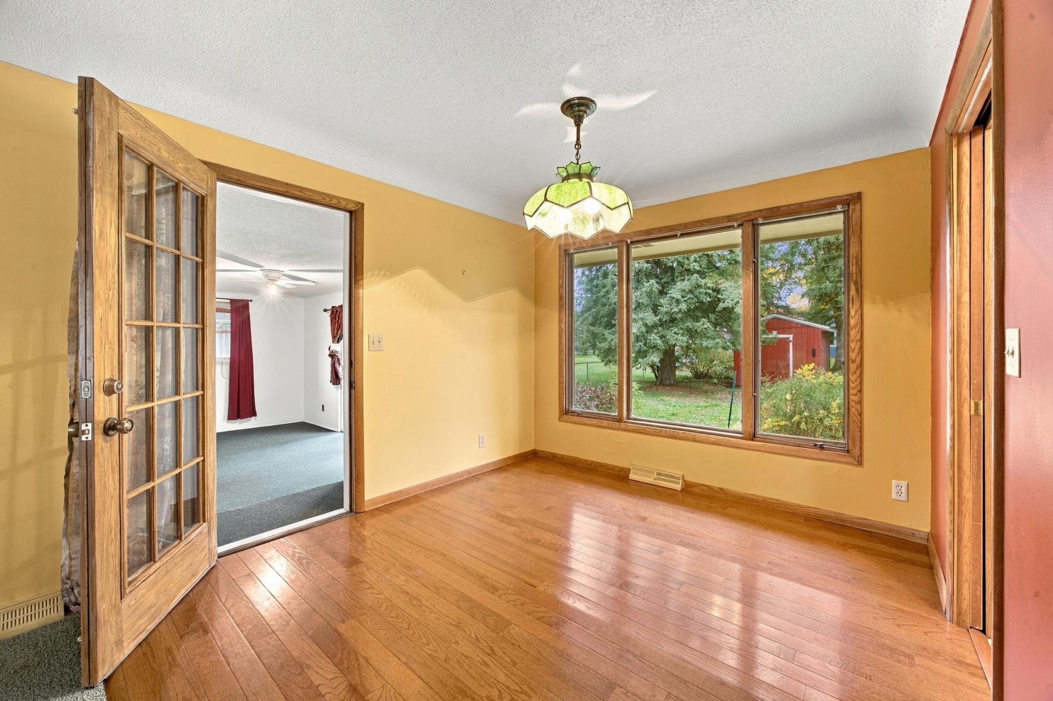 1963 single family home for sale at 1410 22nd Avenue S in Moorhead, MN — 3 bed, 3 bath (photo 8 of 35)