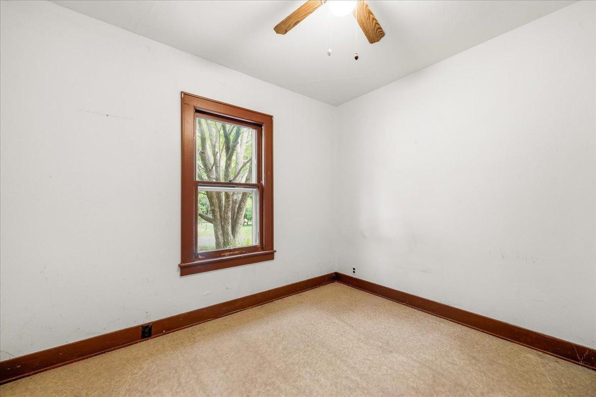 1933 single family home for sale at 406 8th Avenue E in Alexandria, MN — 5 bed, 2 bath (photo 12 of 21)