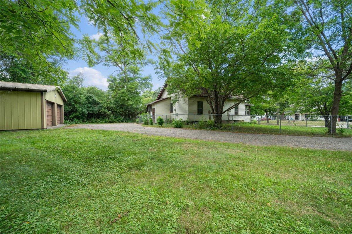 1933 single family home for sale at 406 8th Avenue E in Alexandria, MN — 5 bed, 2 bath (photo 3 of 21)