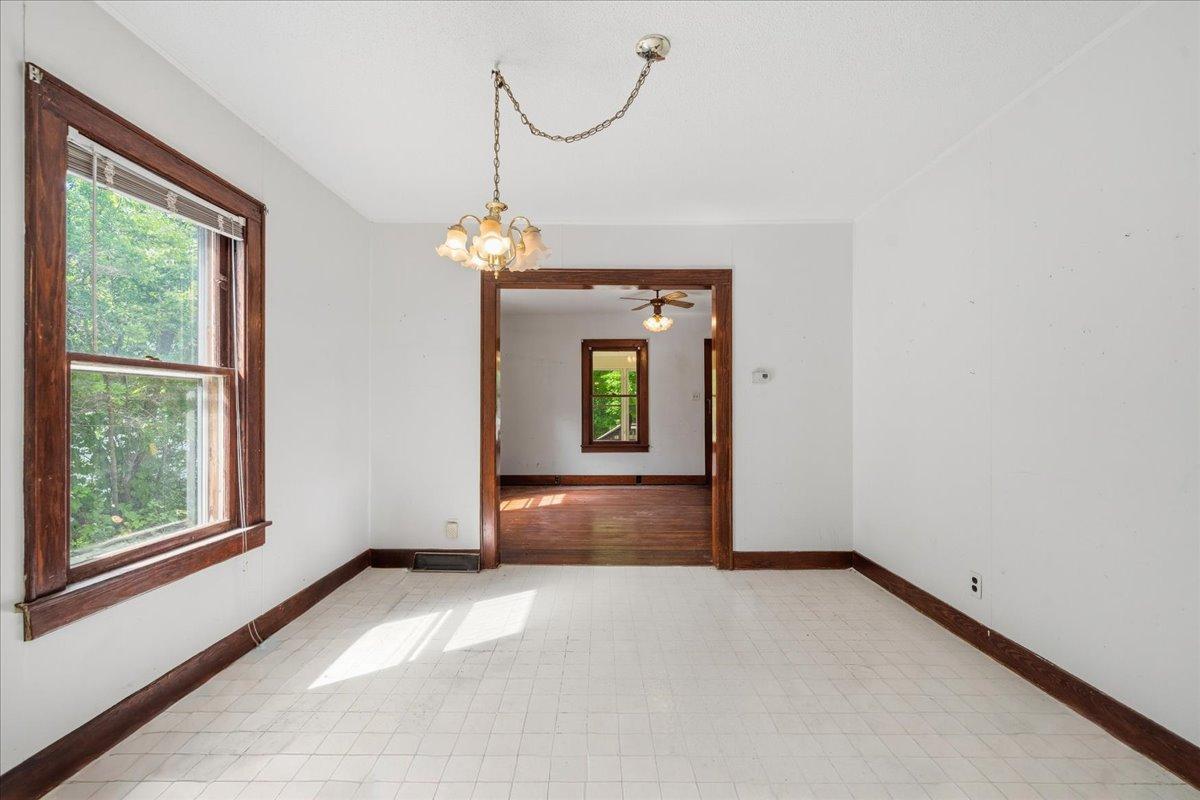 1933 single family home for sale at 406 8th Avenue E in Alexandria, MN — 5 bed, 2 bath (photo 8 of 21)