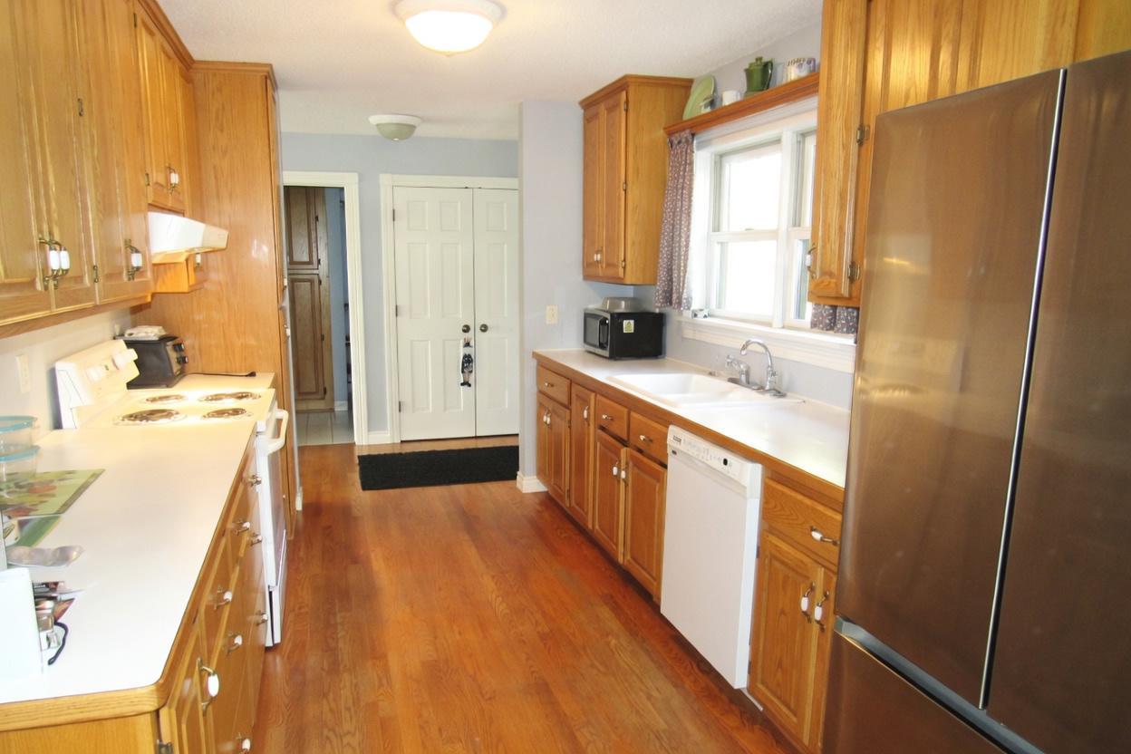 2000 single family home for sale at 14281 County Road 116 in Merrifield, MN — 5 bed, 3 bath (photo 8 of 19)