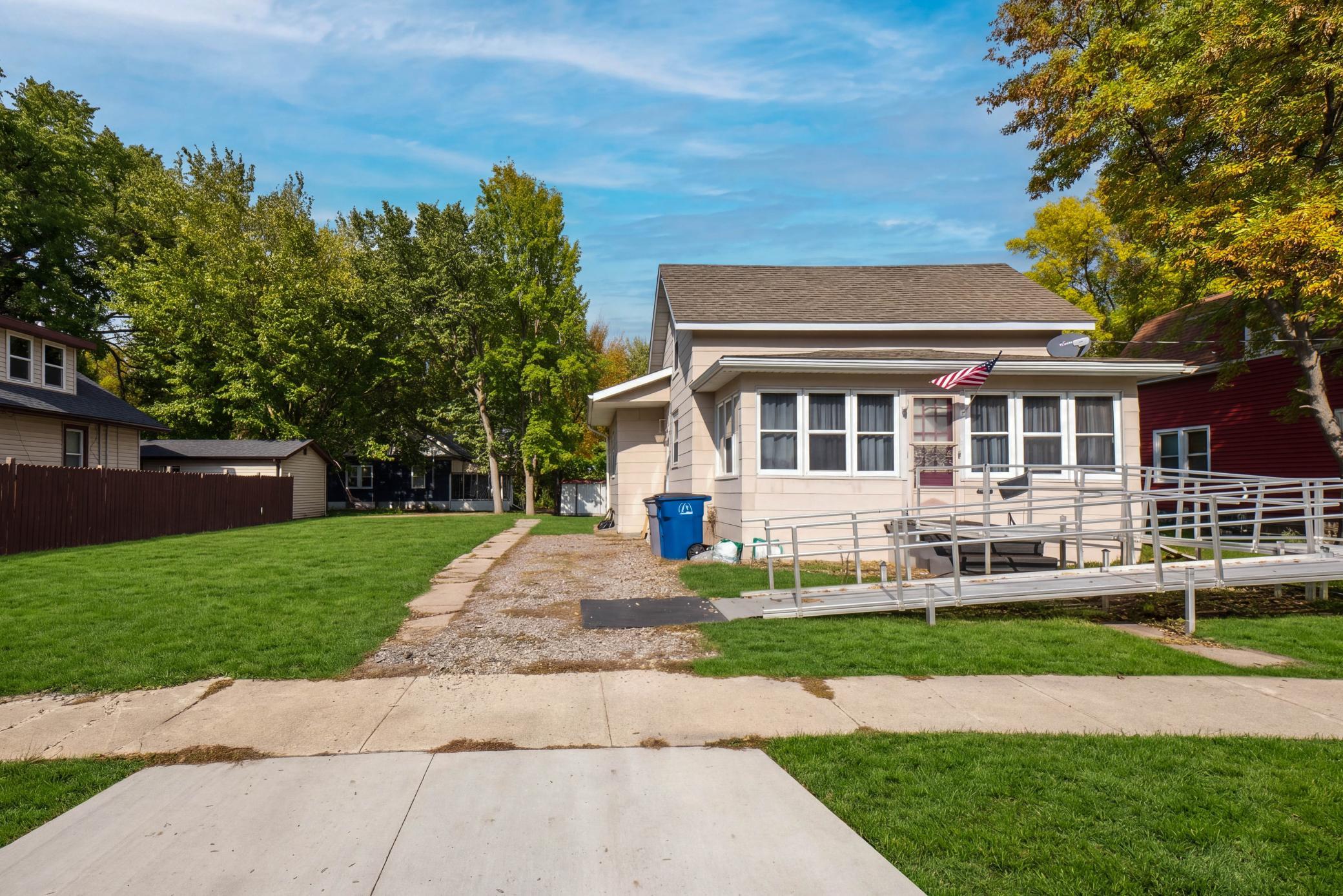 single family home for sale at 1010 2nd Avenue N in Moorhead, MN — 2 bed, 2 bath