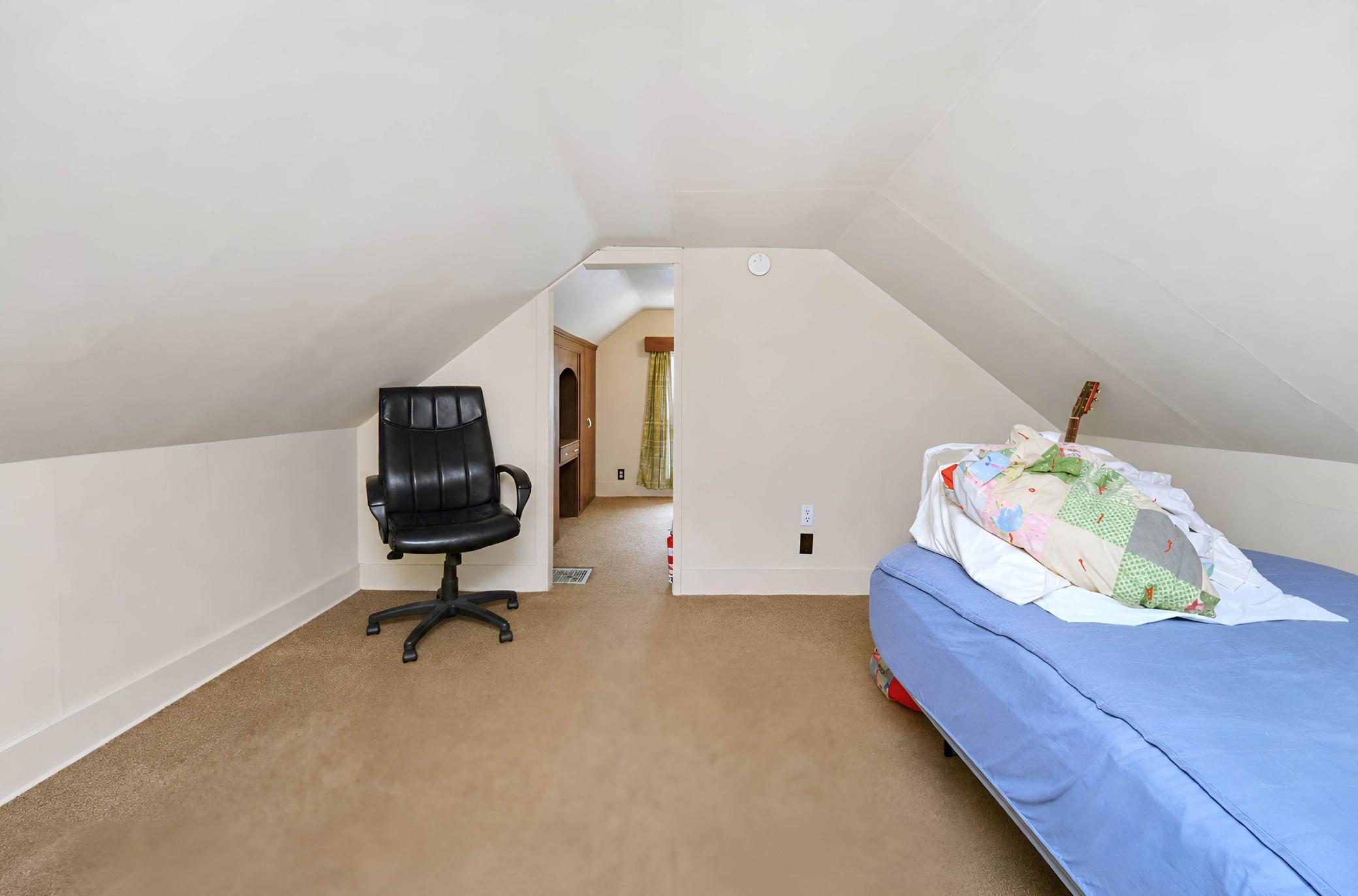1916 single family home for sale at 1010 2nd Avenue N in Moorhead, MN — 2 bed, 2 bath (photo 13 of 29)