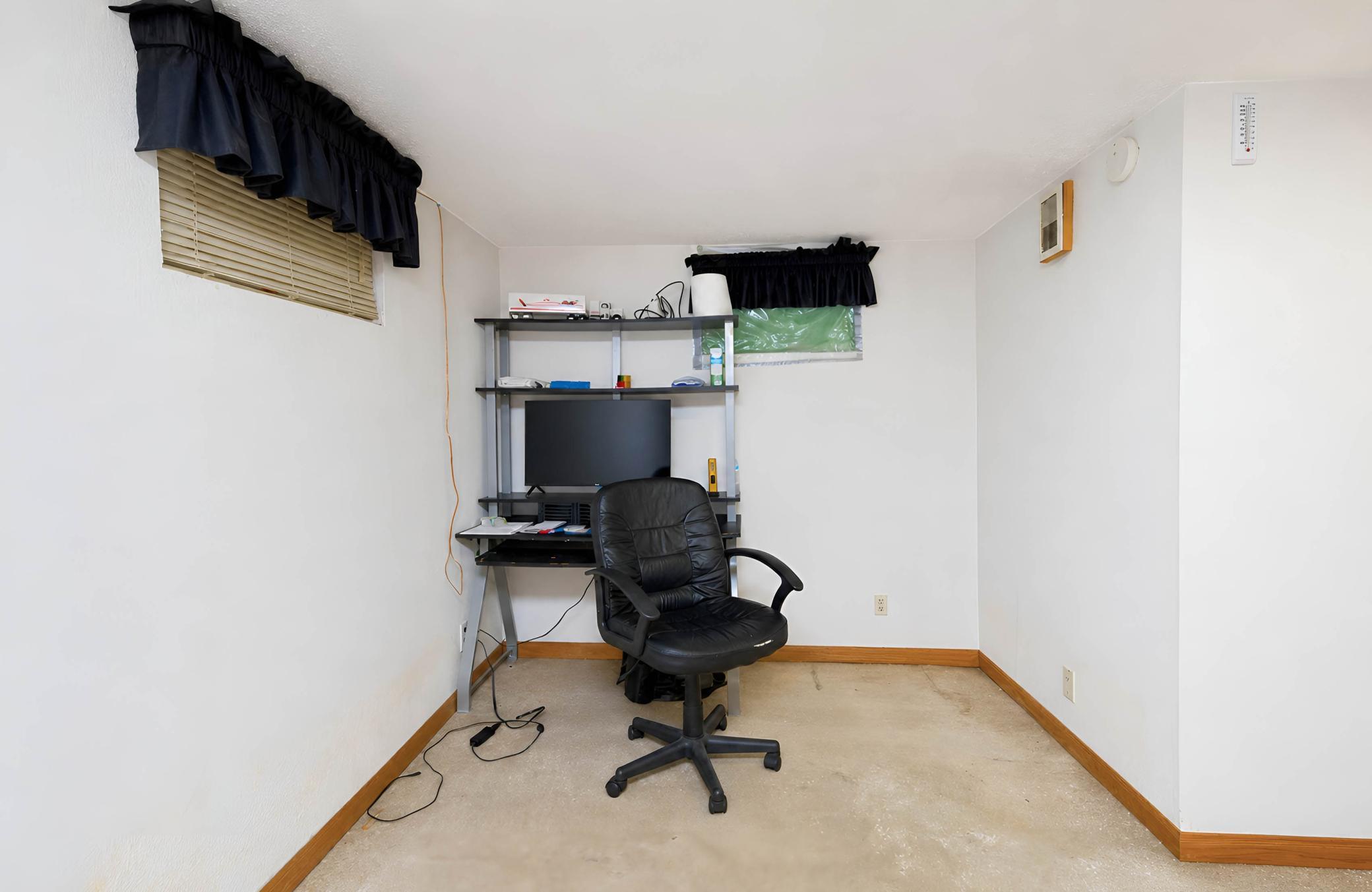 1916 single family home for sale at 1010 2nd Avenue N in Moorhead, MN — 2 bed, 2 bath (photo 19 of 29)