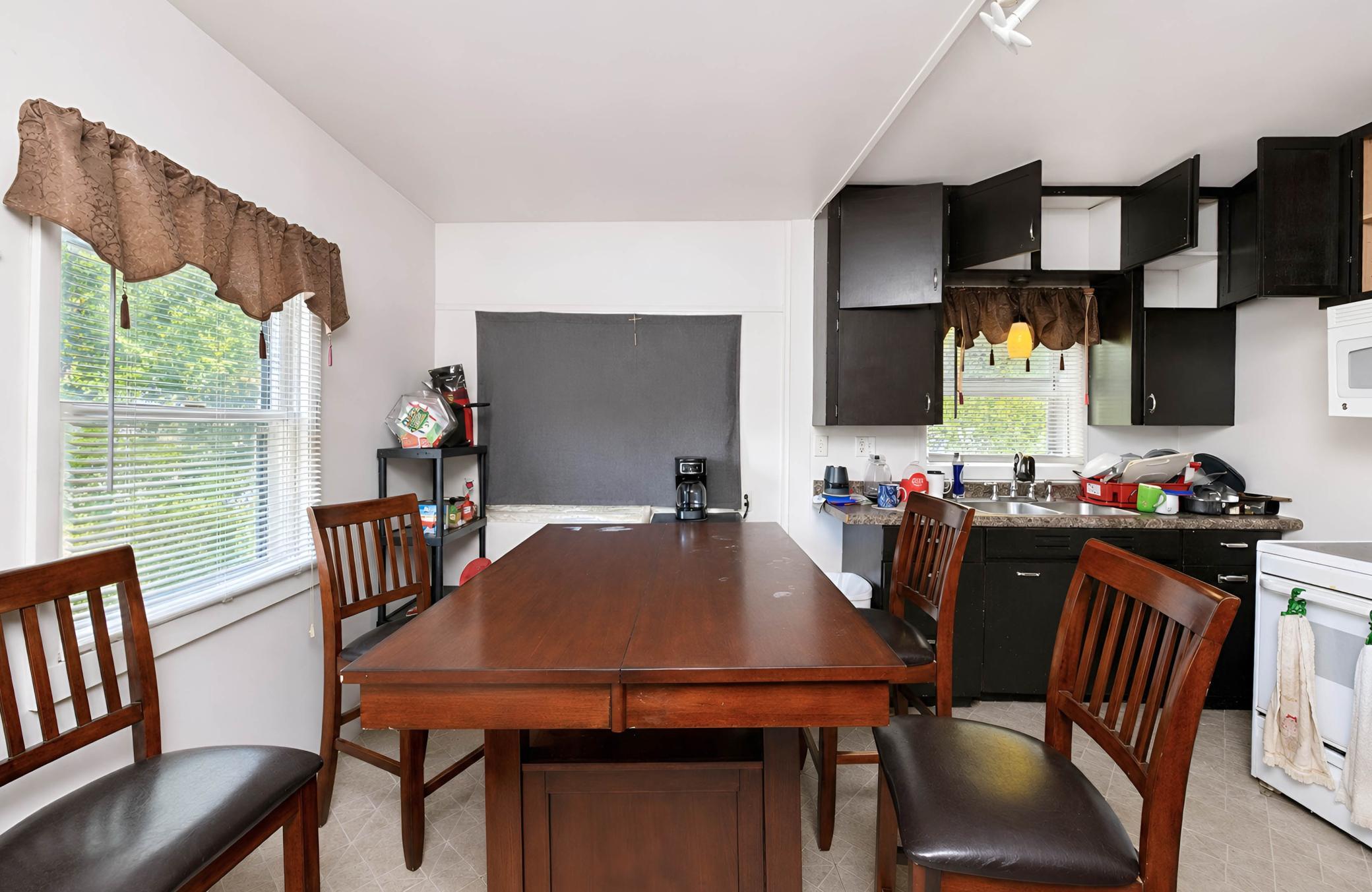 1916 single family home for sale at 1010 2nd Avenue N in Moorhead, MN — 2 bed, 2 bath (photo 22 of 29)