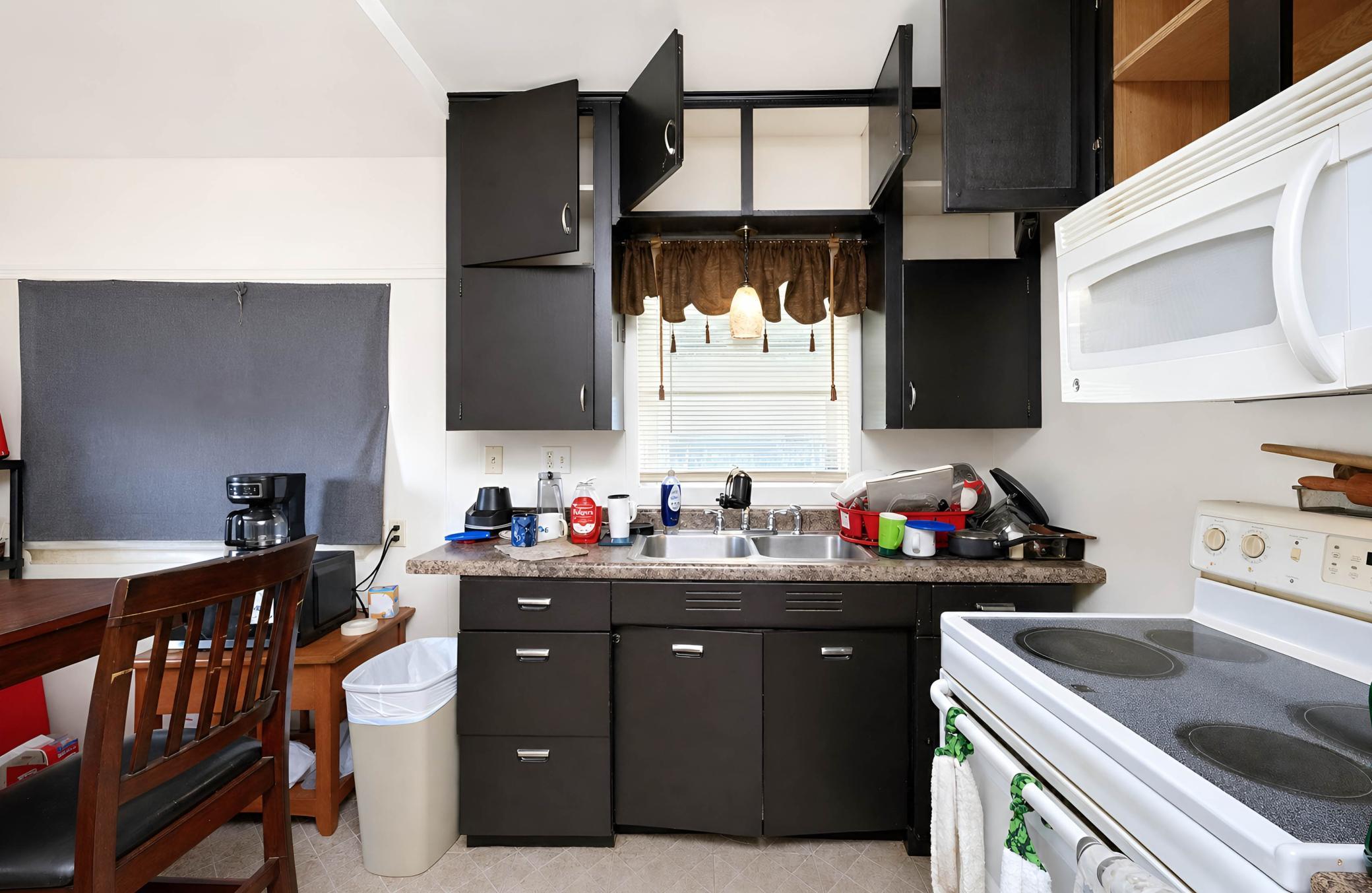 1916 single family home for sale at 1010 2nd Avenue N in Moorhead, MN — 2 bed, 2 bath (photo 24 of 29)