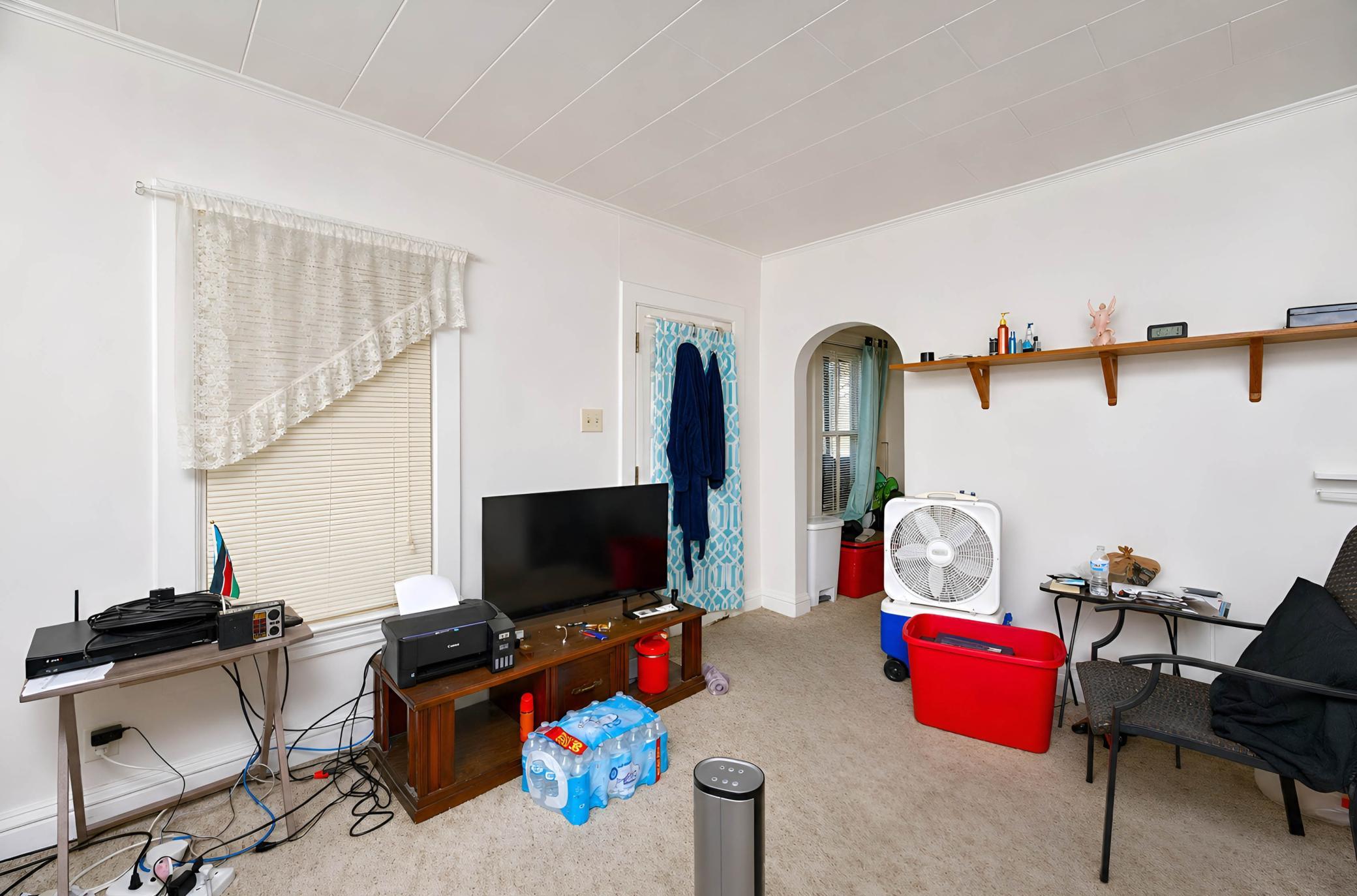 1916 single family home for sale at 1010 2nd Avenue N in Moorhead, MN — 2 bed, 2 bath (photo 6 of 29)