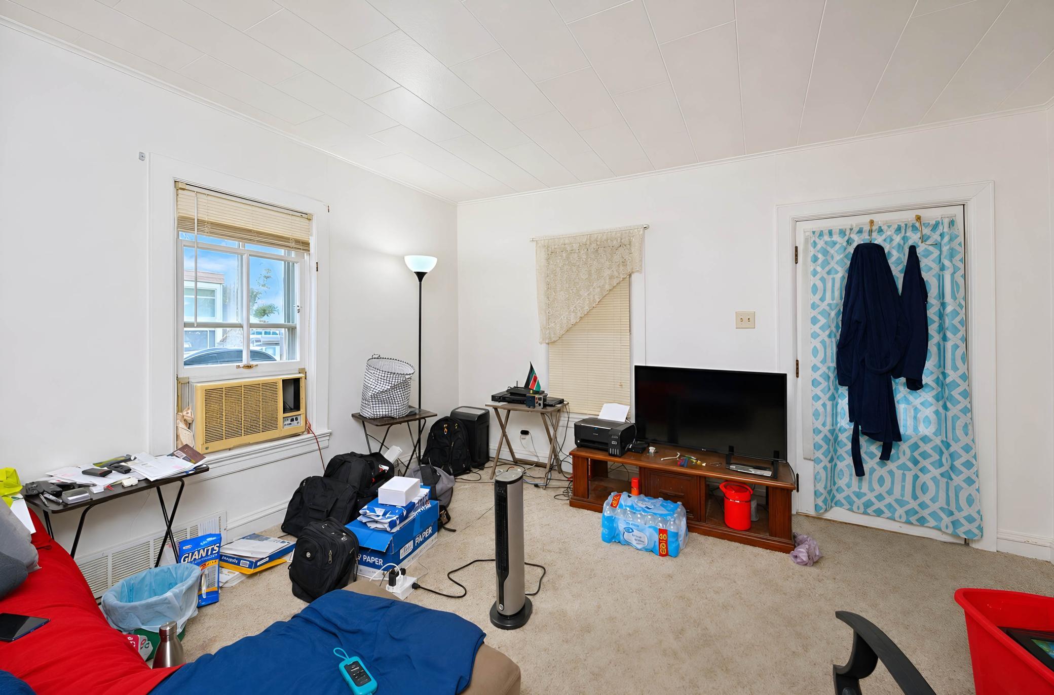 1916 single family home for sale at 1010 2nd Avenue N in Moorhead, MN — 2 bed, 2 bath (photo 7 of 29)