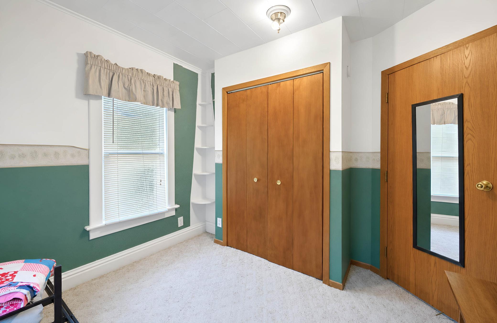 1916 single family home for sale at 1010 2nd Avenue N in Moorhead, MN — 2 bed, 2 bath (photo 9 of 29)