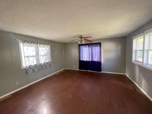 1950 single family home for sale at 517 Central Avenue N in Park Rapids, MN — 2 bed, 1 bath (photo 5 of 14)
