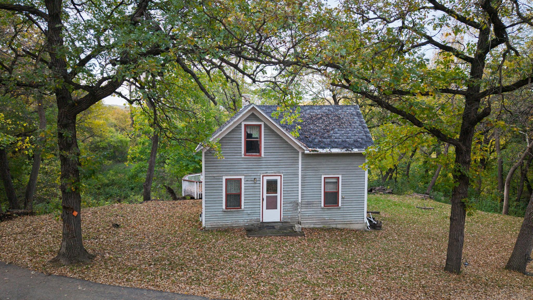 1900 single family home for sale at 116 Bluff Street in Fort Ransom, ND — 3 bed, 1 bath (photo 2 of 21)