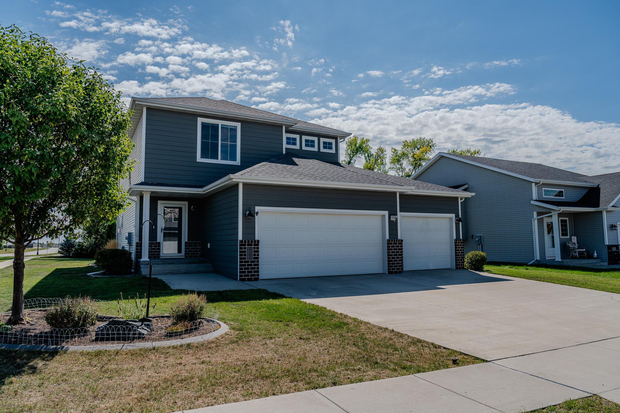 2017 single family home for sale at 6204 63rd Avenue S in Fargo, ND — 5 bed, 4 bath