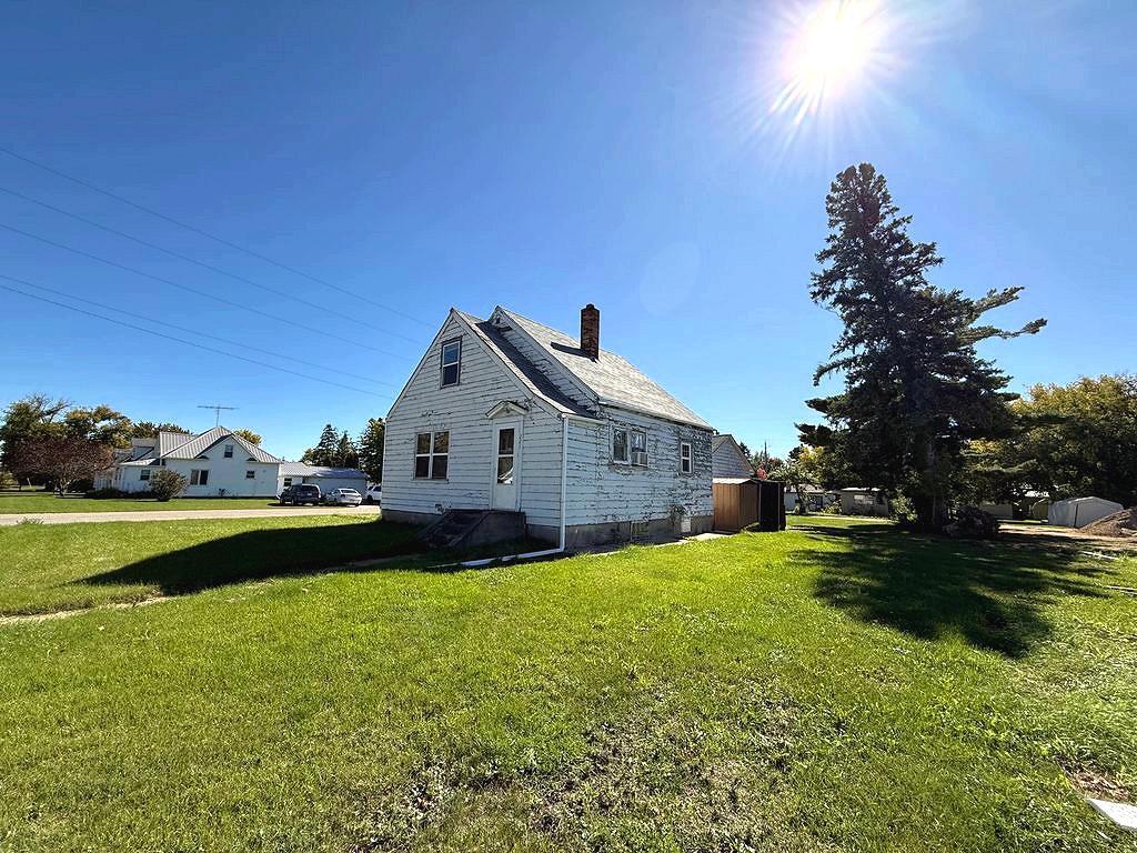 1940 single family home for sale at 221 Minnesota Avenue E in Sebeka, MN — 2 bed, 2 bath