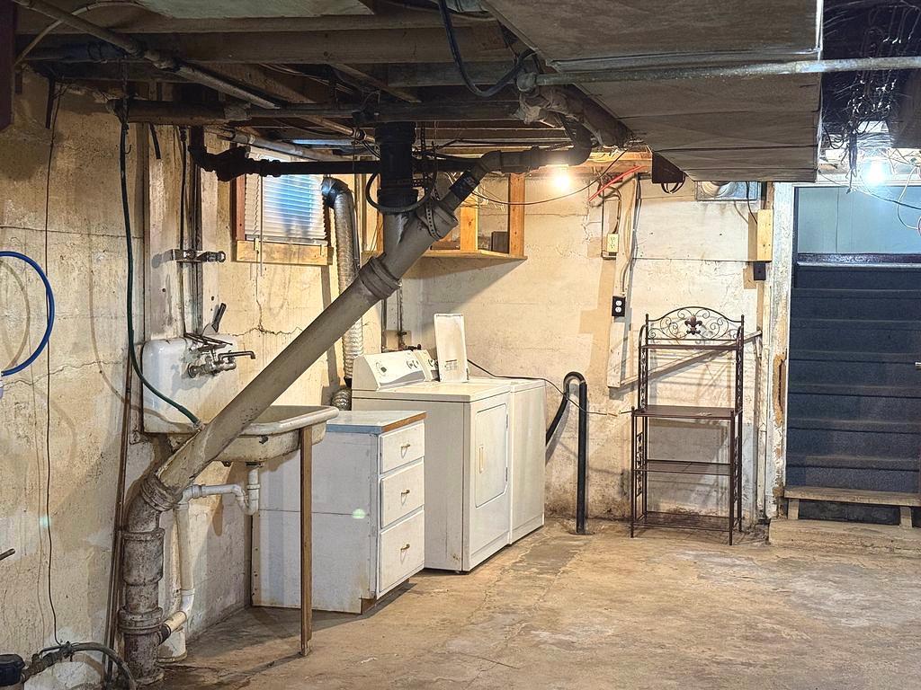 1940 single family home for sale at 221 Minnesota Avenue E in Sebeka, MN — 2 bed, 2 bath (photo 22 of 24)
