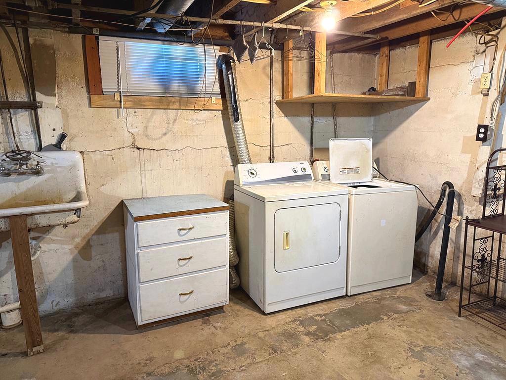 1940 single family home for sale at 221 Minnesota Avenue E in Sebeka, MN — 2 bed, 2 bath (photo 23 of 24)