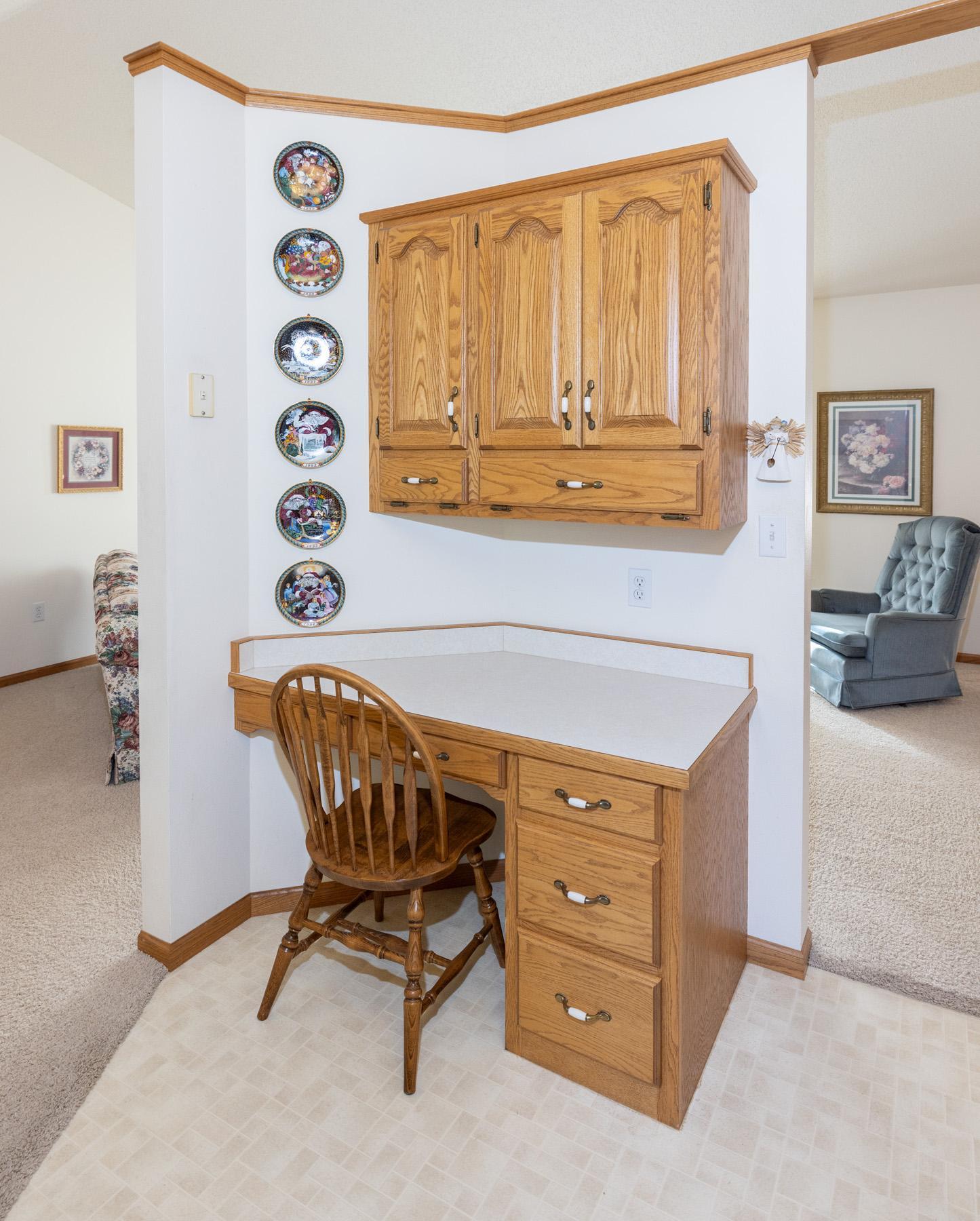 1992 single family home for sale at 1028 16th Avenue E in West Fargo, ND — 3 bed, 3 bath (photo 13 of 34)
