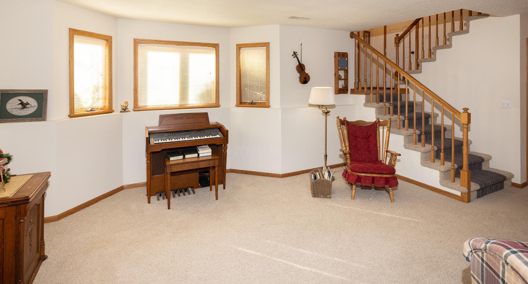 1992 single family home for sale at 1028 16th Avenue E in West Fargo, ND — 3 bed, 3 bath (photo 21 of 34)