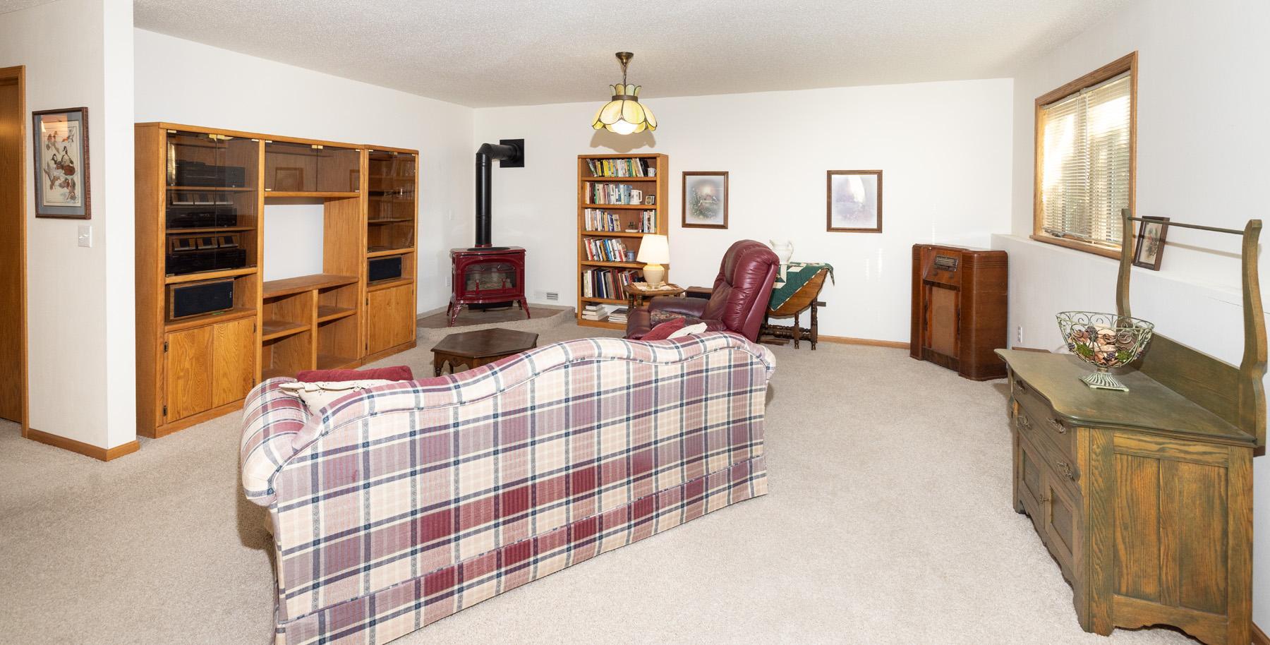 1992 single family home for sale at 1028 16th Avenue E in West Fargo, ND — 3 bed, 3 bath (photo 22 of 34)