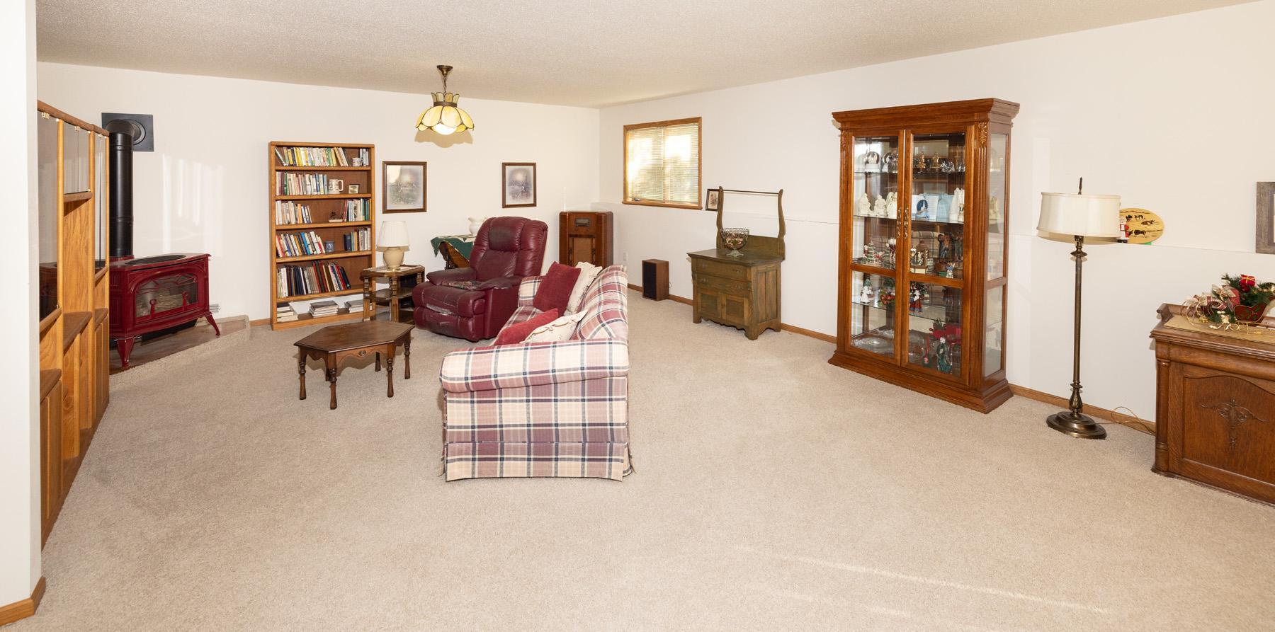 1992 single family home for sale at 1028 16th Avenue E in West Fargo, ND — 3 bed, 3 bath (photo 23 of 34)