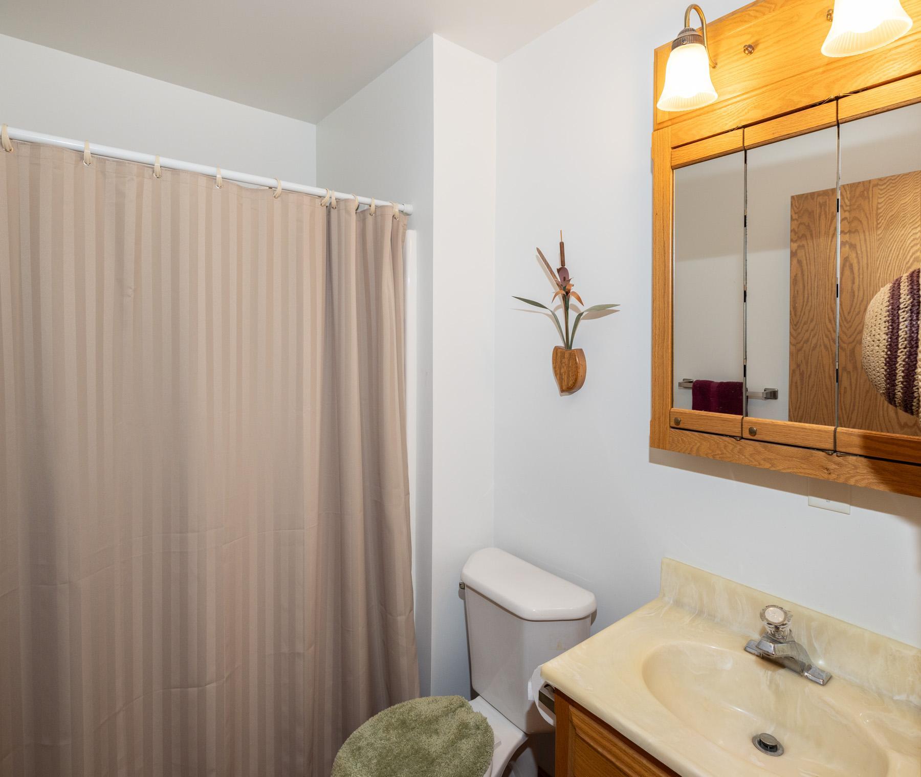 1992 single family home for sale at 1028 16th Avenue E in West Fargo, ND — 3 bed, 3 bath (photo 26 of 34)