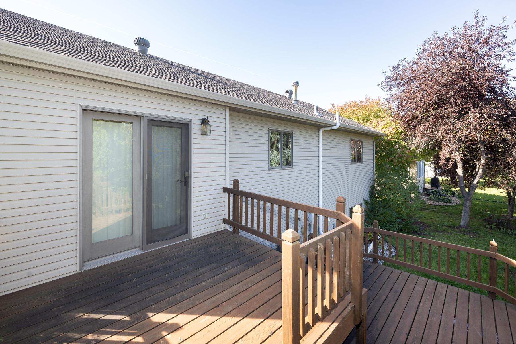 1992 single family home for sale at 1028 16th Avenue E in West Fargo, ND — 3 bed, 3 bath (photo 32 of 34)