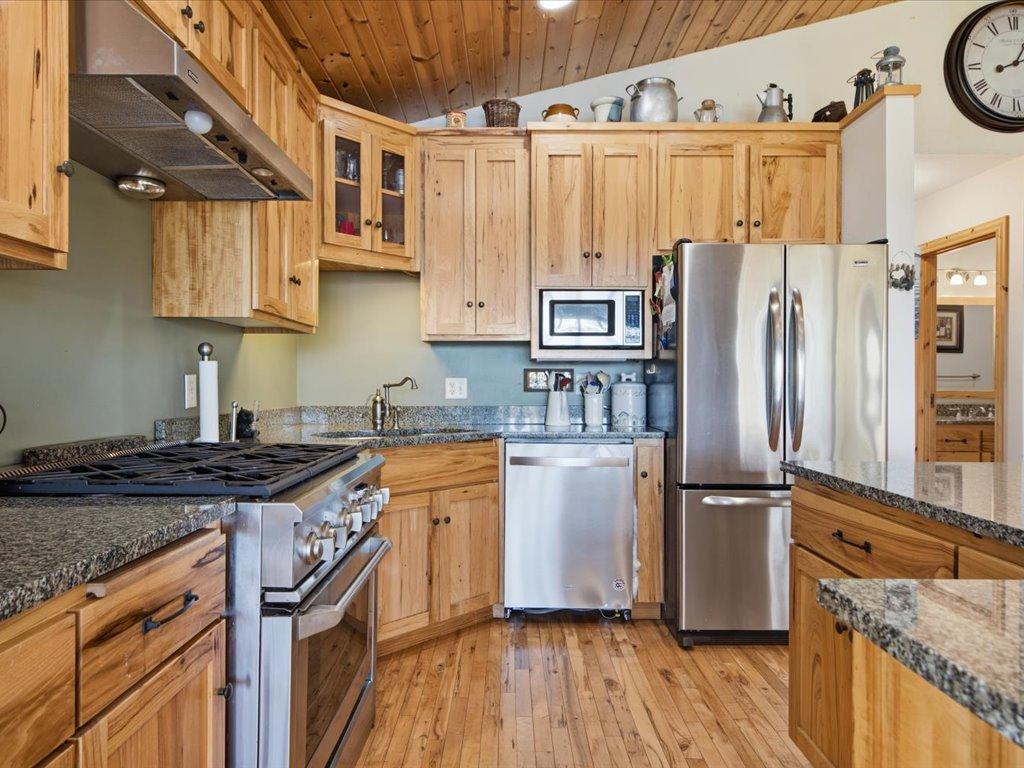 2003 single family home for sale at 25205 Eagle Ridge Road in Aitkin, MN — 3 bed, 2 bath (photo 8 of 66)