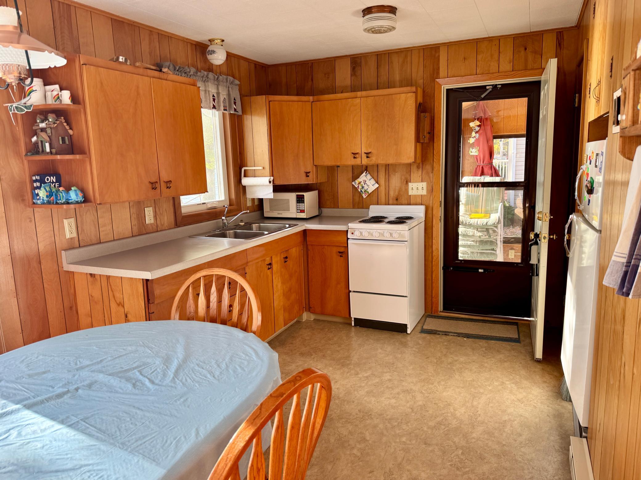 1960 single family home for sale at 43833 Inlet Beach Road in Pelican Rapids, MN — 2 bed, 1 bath (photo 11 of 26)