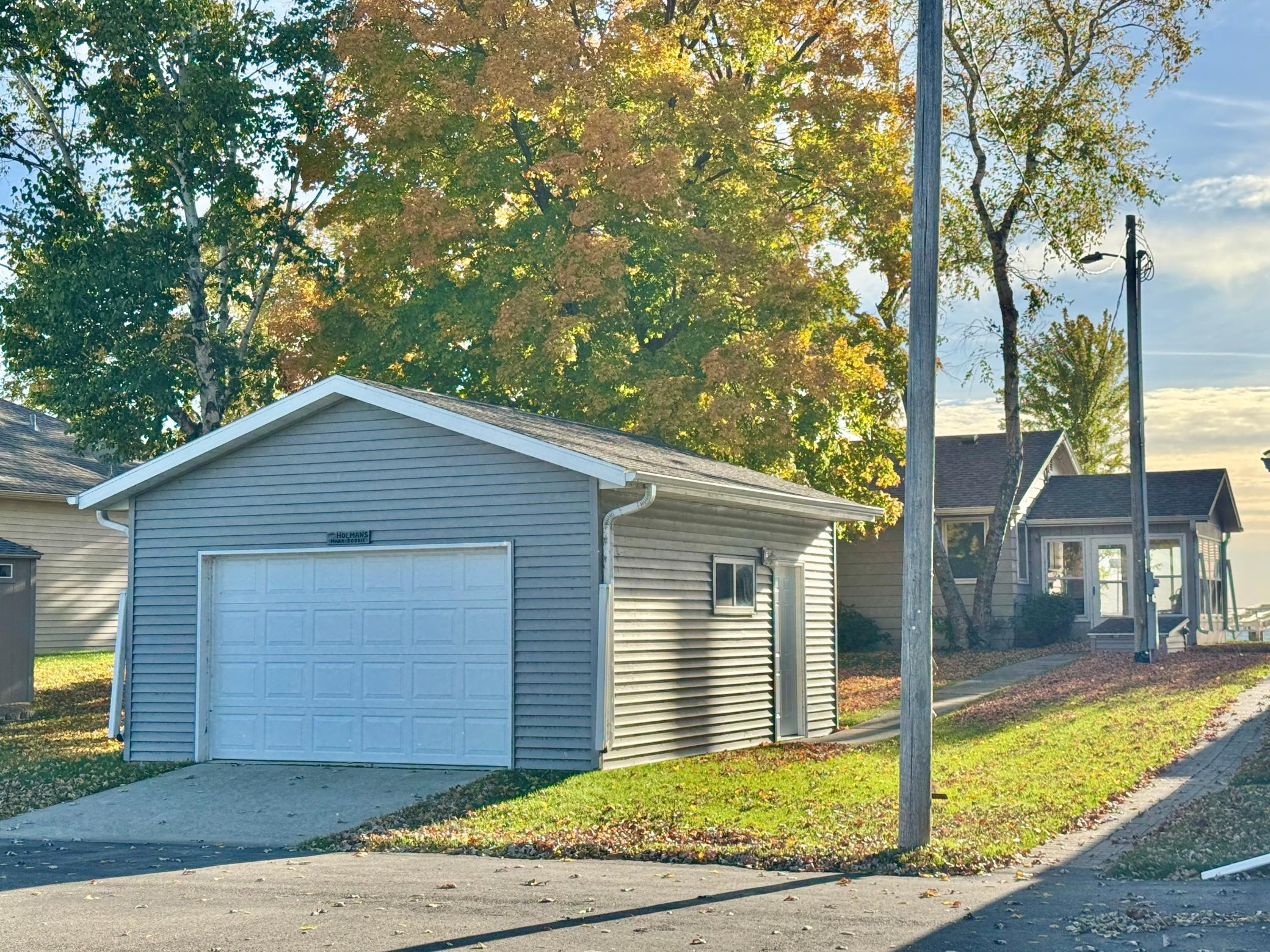 1960 single family home for sale at 43833 Inlet Beach Road in Pelican Rapids, MN — 2 bed, 1 bath (photo 6 of 26)