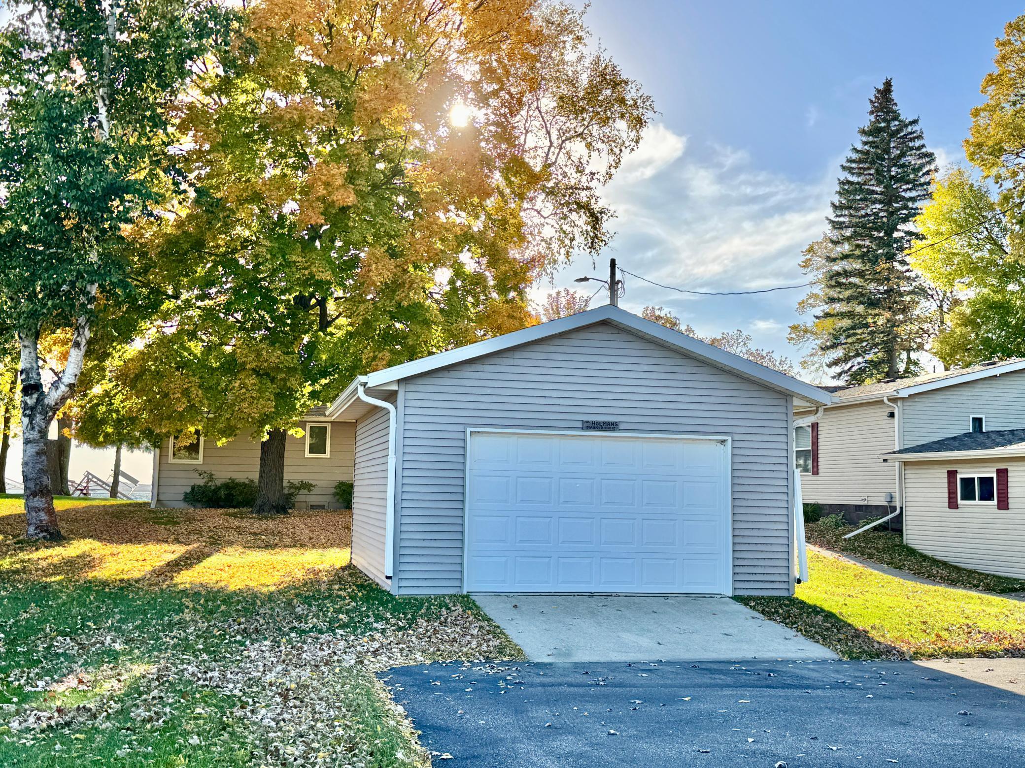 1960 single family home for sale at 43833 Inlet Beach Road in Pelican Rapids, MN — 2 bed, 1 bath (photo 7 of 26)