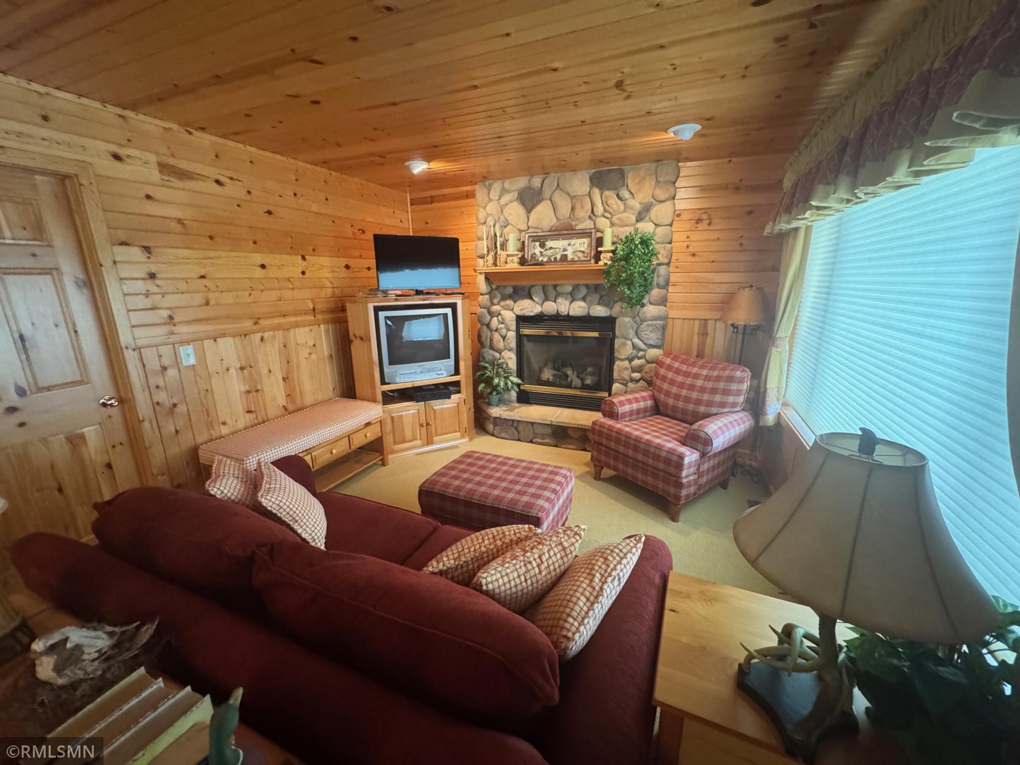 2004 single family home for sale at 48498 190th Place in McGregor, MN — 2 bed, 1 bath (photo 44 of 53)